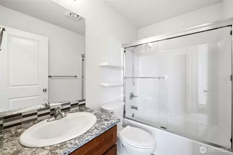 Bath - 11220 19th Dr SE, Everett, WA 98208 photo 5 of 5