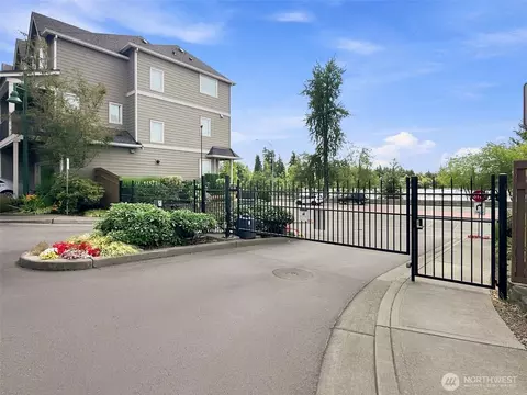 Exterior - 11220 19th Dr SE, Everett, WA 98208 photo 4 of 5