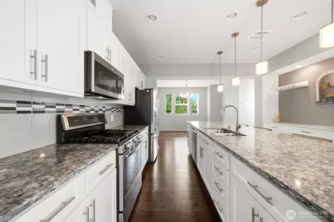 Kitchen - 11220 19th Dr SE, Everett, WA 98208 photo 3 of 4