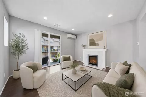 Living - 11220 19th Dr SE, Everett, WA 98208 photo 1 of 2