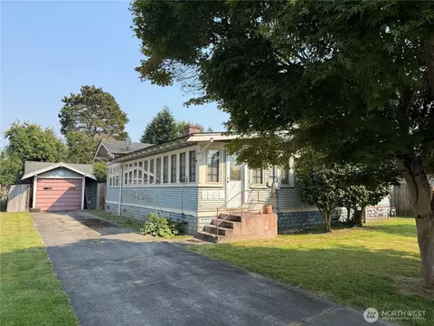 1814 Douglas St, Mount Vernon, WA 98273