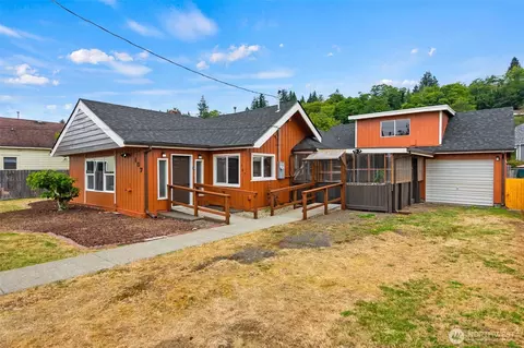 107 Eklund Ave, Hoquiam, WA 98550