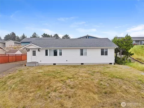 31810 I St, Ocean Park, WA 98640