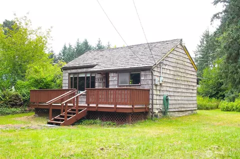 1875 State Route 105, Grayland, WA 98547