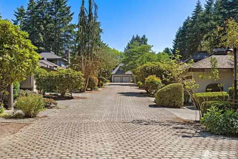 4605 170th Pl NE, Redmond, WA 98052