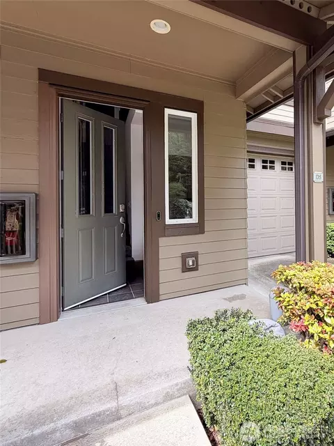 Entry Way - 2115 201st Pl SE #D5, Bothell, WA 98012 photo 1 of 6