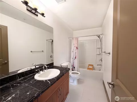 Bath - 2115 201st Pl SE #D5, Bothell, WA 98012 photo 2 of 5