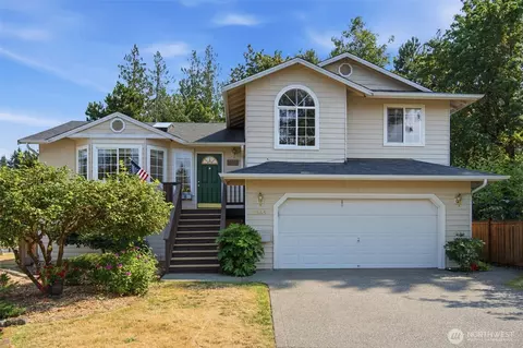 1565 Nordic Pl, Poulsbo, WA 98370