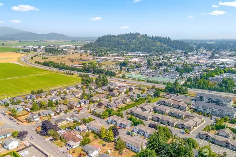 496 Harvest Edge Pl, Burlington, WA 98233