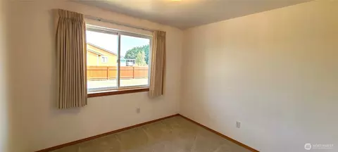 Bedroom - 101 Cathy Ct, Sequim, WA 98382 photo 3 of 3