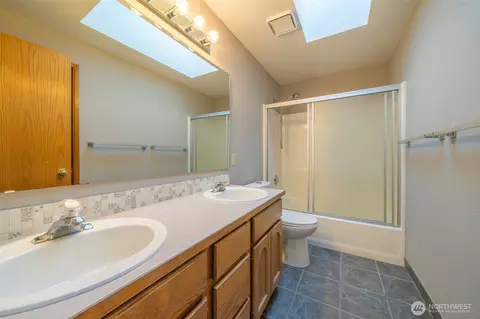 Bath - 704 105th Pl SE, Everett, WA 98208 photo 1 of 1