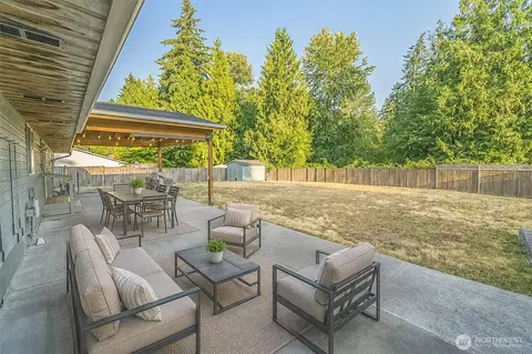 Exterior - 704 105th Pl SE, Everett, WA 98208 photo 2 of 5
