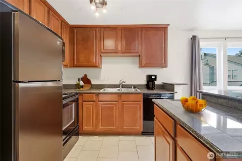 Kitchen - 20322 Bothell Everett Hwy #E301, Bothell, WA 98012 photo 1 of 3