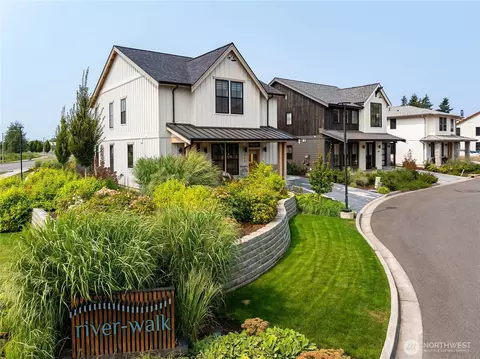 212 Riverwalk Dr, Lynden, WA 98264