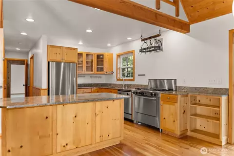 Kitchen - 9 Deer Run Loop Rd, Winthrop, WA 98862 photo 1 of 2