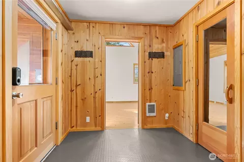 Entry Way - 9 Deer Run Loop Rd, Winthrop, WA 98862 photo 1 of 2