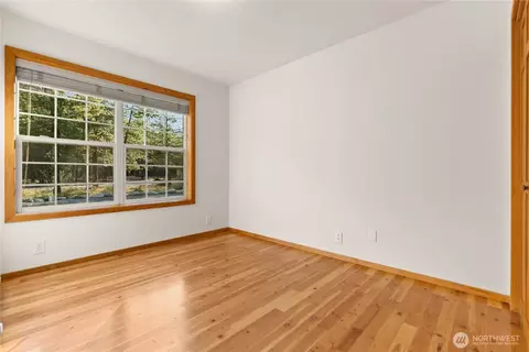 Bedroom - 9 Deer Run Loop Rd, Winthrop, WA 98862 photo 2 of 3