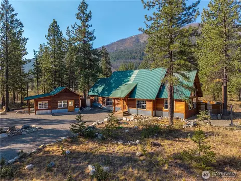 9 Deer Run Loop Rd, Winthrop, WA 98862