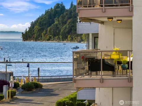 22222 Dock Ave S #2C, Des Moines, WA 98198