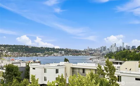936 N 35th St #E, Seattle, WA 98103