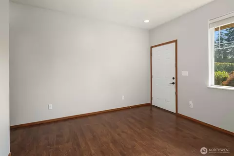 Entry Way - 8313 Upper Ridge Rd SE #2, Everett, WA 98203 photo 2 of 2