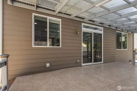 Exterior - 8313 Upper Ridge Rd SE #2, Everett, WA 98203 photo 7 of 7