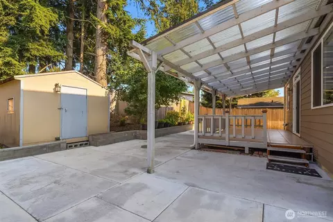 Exterior - 8313 Upper Ridge Rd SE #2, Everett, WA 98203 photo 5 of 7