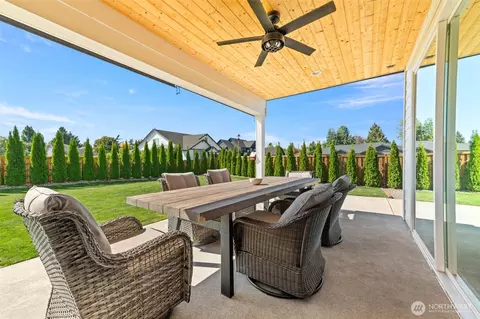 Exterior - 2690 Wyrick Ct, Enumclaw, WA 98022 photo 3 of 7