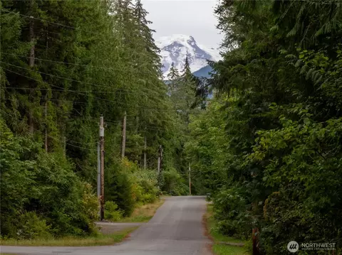 7449 Miller Way, Glacier, WA 98244