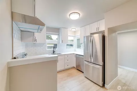 Kitchen - 910 E Main St, Auburn, WA 98002 photo 2 of 2