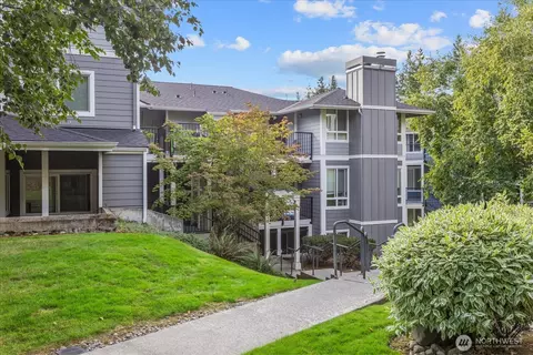 Exterior - 3905 243rd Pl SE #M102, Bothell, WA 98021 photo 3 of 11