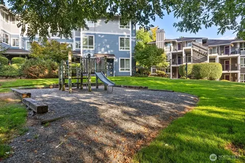 Exterior - 3905 243rd Pl SE #M102, Bothell, WA 98021 photo 4 of 11