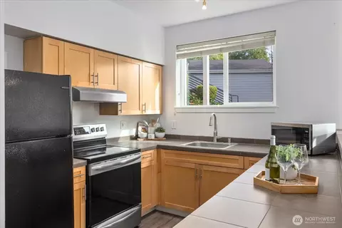 Kitchen - 3905 243rd Pl SE #M102, Bothell, WA 98021 photo 1 of 3