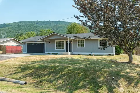 5205 Aerie Ln, Sedro Woolley, WA 98284