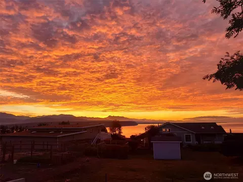 200 N Rhododendron Dr, Port Townsend, WA 98368