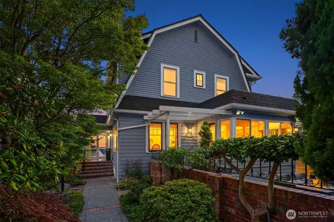 2449 43rd Ave W, Seattle, WA 98199