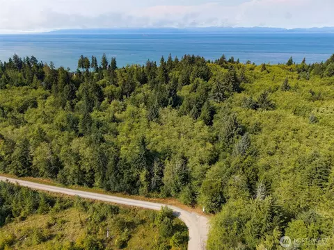999 W Dew Knot Enter Rd, Port Angeles, WA 98363