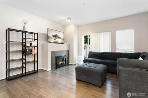 15720 Manor Way #J6, Lynnwood, WA 98087