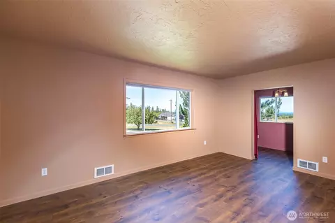 Living - 31 Mcfarland Dr, Sequim, WA 98382 photo 2 of 2
