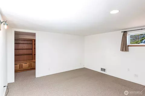 Bedroom - 31 Mcfarland Dr, Sequim, WA 98382 photo 4 of 5