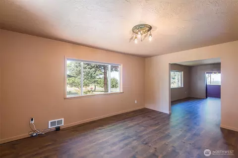 Living - 31 Mcfarland Dr, Sequim, WA 98382 photo 1 of 2