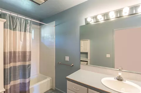 Bath - 31 Mcfarland Dr, Sequim, WA 98382 photo 1 of 3