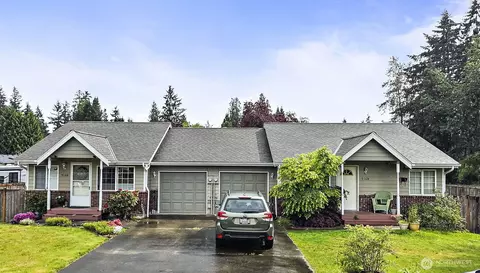916 40th Ave SW, Puyallup, WA 98373