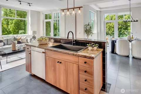 17 W Mercer St #TH7, Seattle, WA 98119