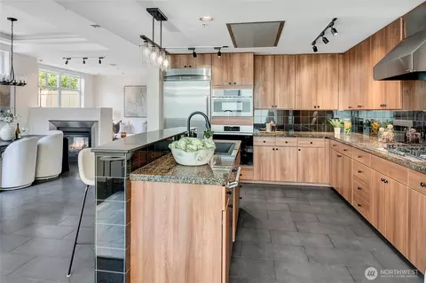 17 W Mercer St #TH7, Seattle, WA 98119