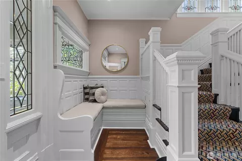 Entry Way - 1108 Harvard Ave E, Seattle, WA 98102 photo 6 of 8