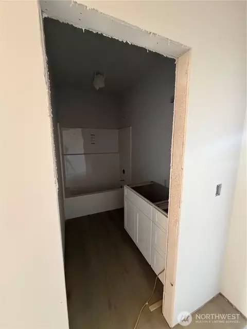 Bath - 809 E 6th St, Nooksack, WA 98276 photo 3 of 3