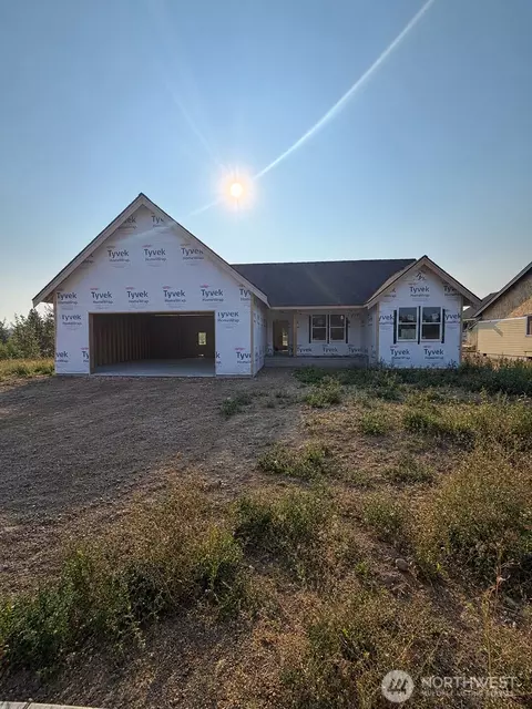 Exterior - 809 E 6th St, Nooksack, WA 98276 photo 2 of 2