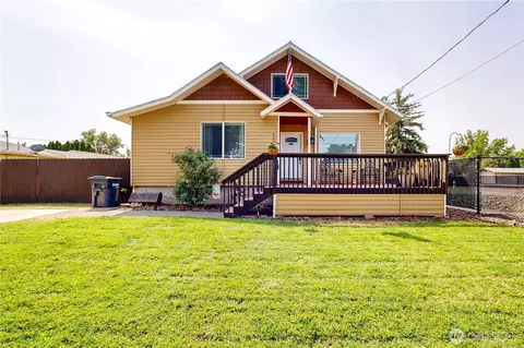 529 SW 1st, College Place, WA 99324