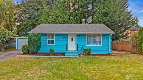 6910 Columbia Ct, Everett, WA 98203